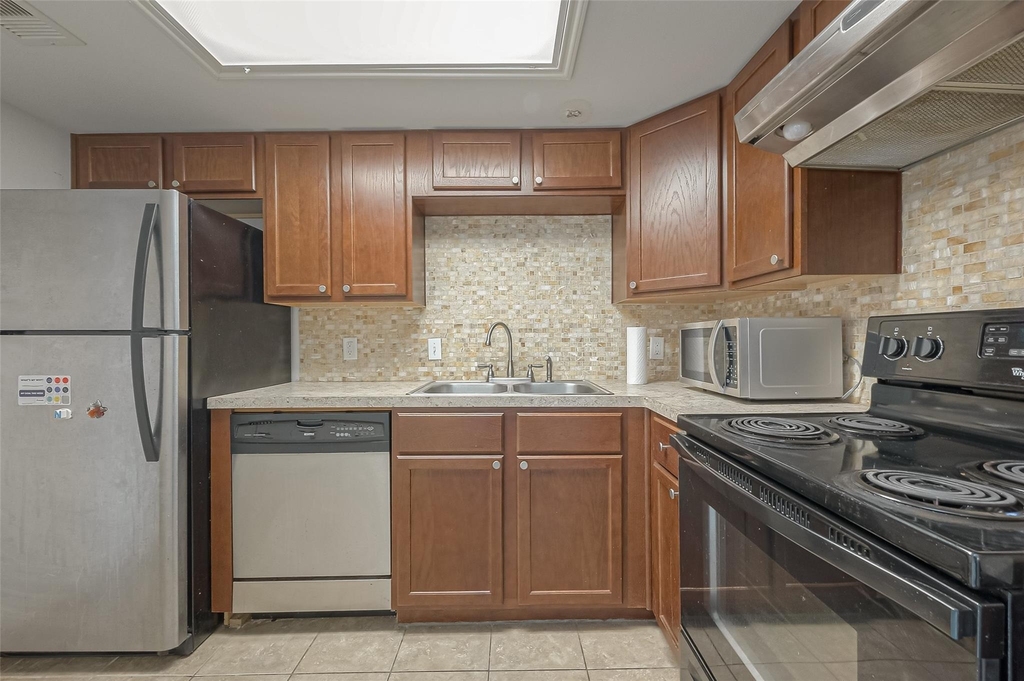 3758 Tanglewilde Street - Photo 9