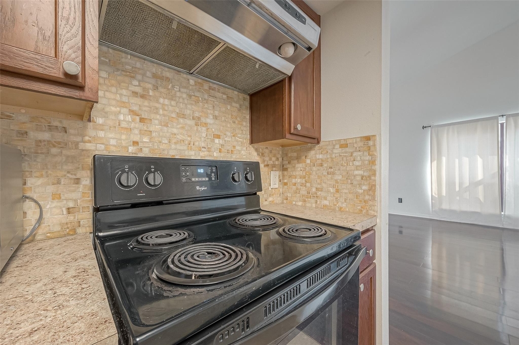 3758 Tanglewilde Street - Photo 10