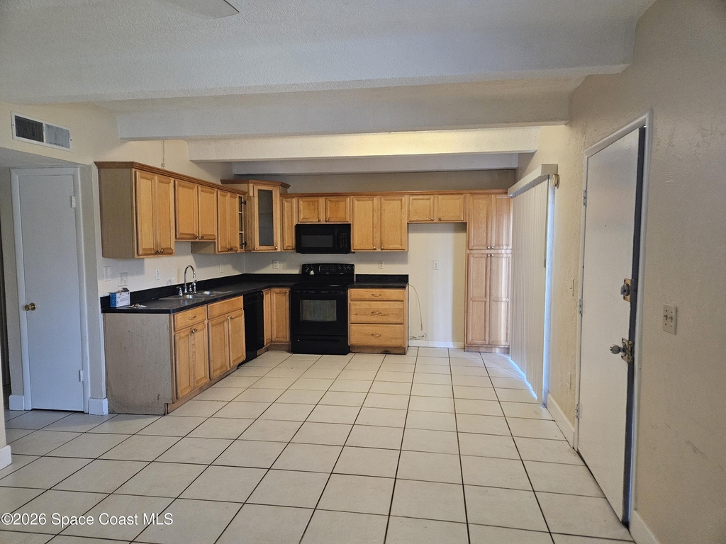 1711 Dixon Boulevard - Photo 6