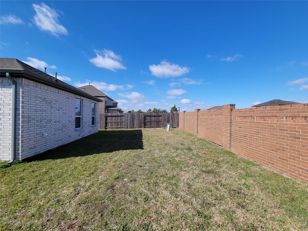8214 Leisure Point Drive - Photo 32
