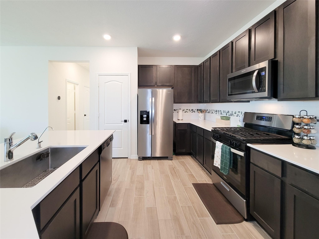 8214 Leisure Point Drive - Photo 14