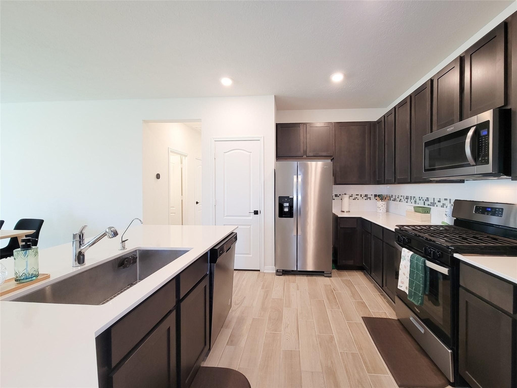 8214 Leisure Point Drive - Photo 13