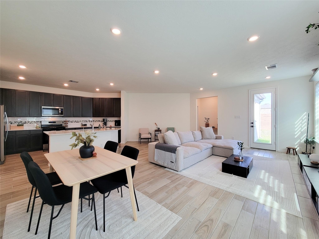 8214 Leisure Point Drive - Photo 8