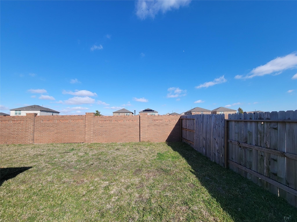 8214 Leisure Point Drive - Photo 31