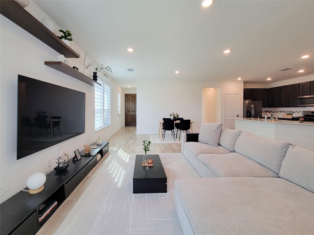 8214 Leisure Point Drive - Photo 6