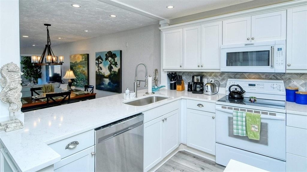 1255 E Peppertree Drive - Photo 3