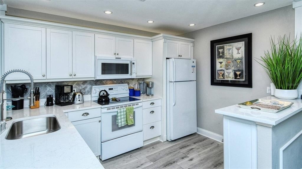 1255 E Peppertree Drive - Photo 2