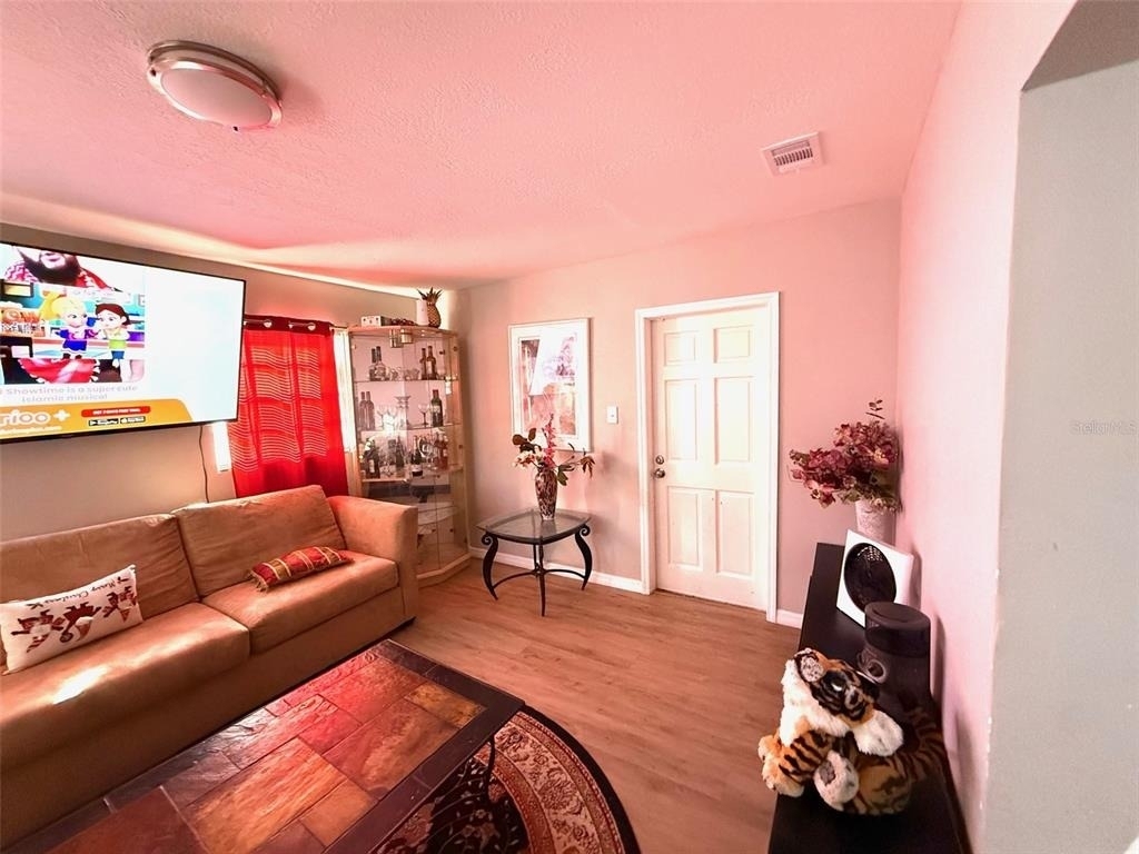 1125 Avenue L - Photo 9