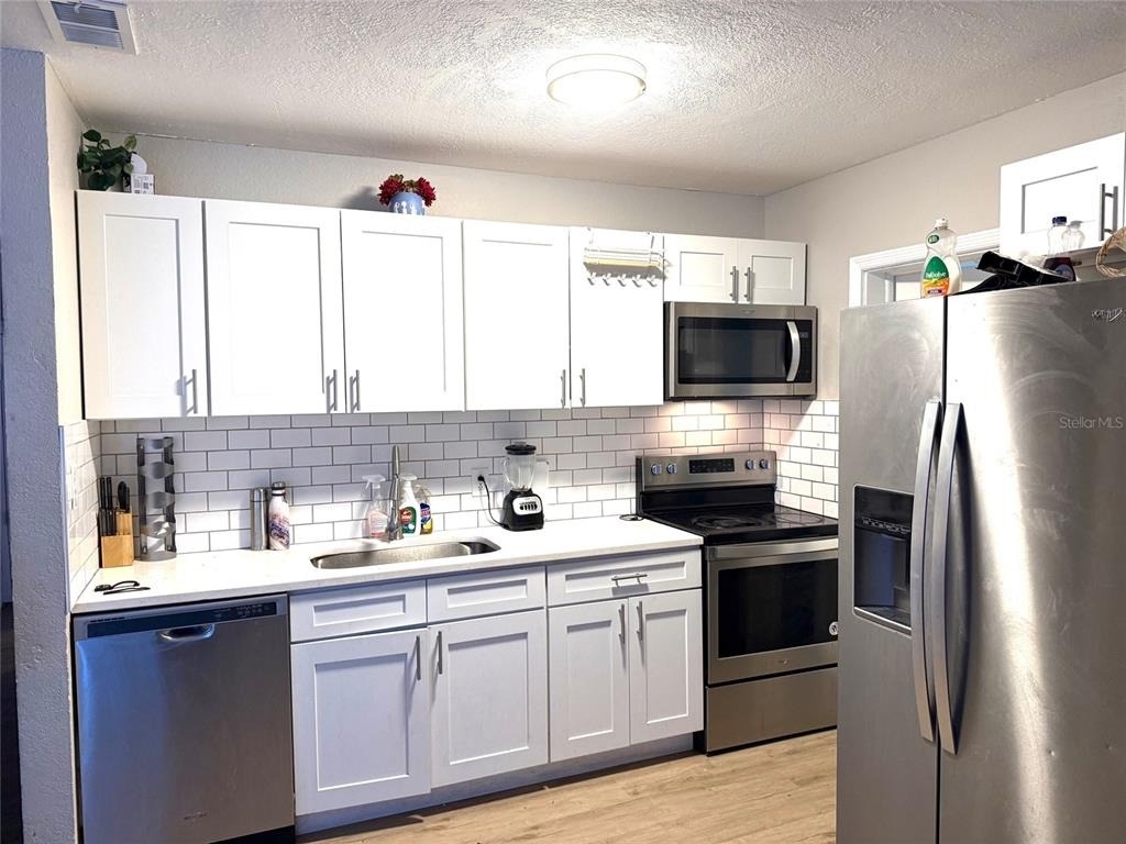1125 Avenue L - Photo 11