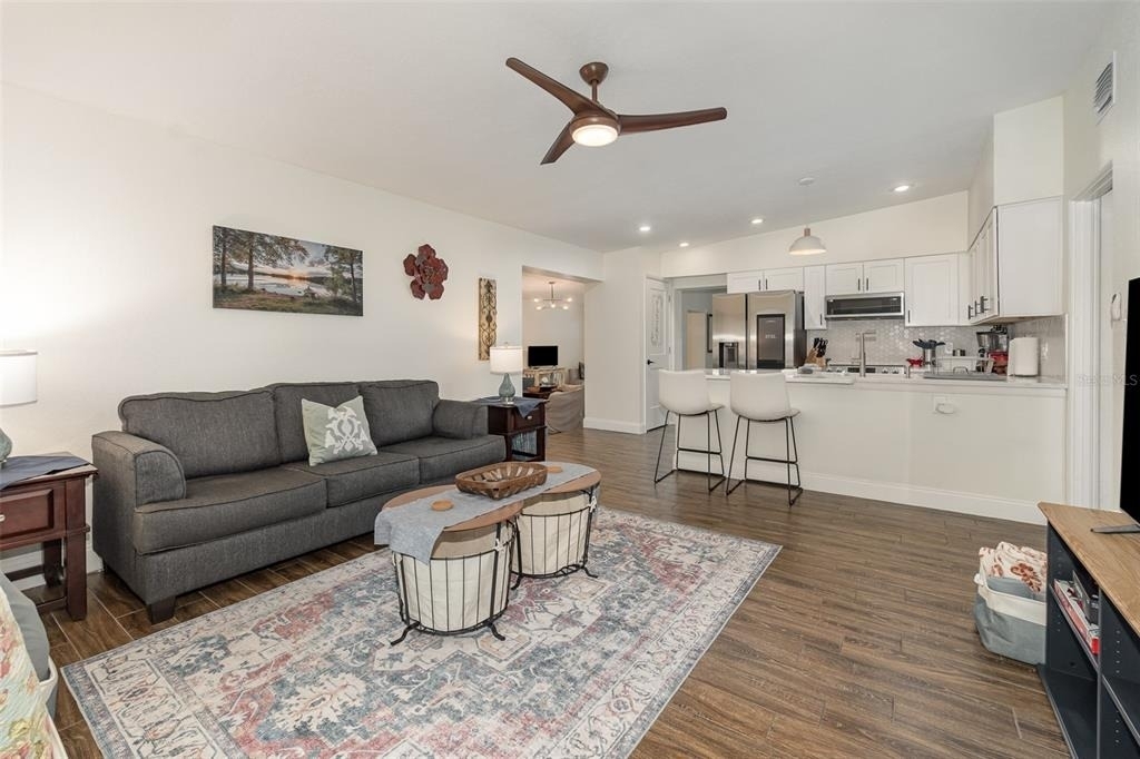 2721 E Marks Street - Photo 2