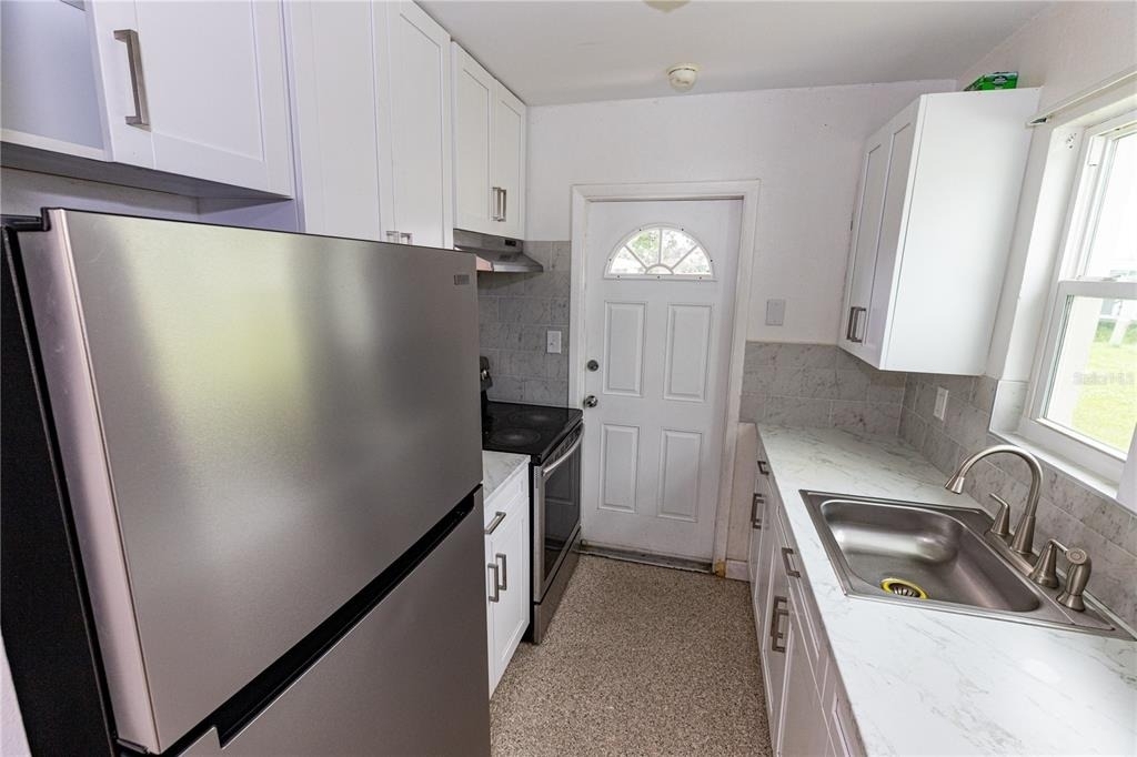 21043 Bersell Avenue - Photo 3