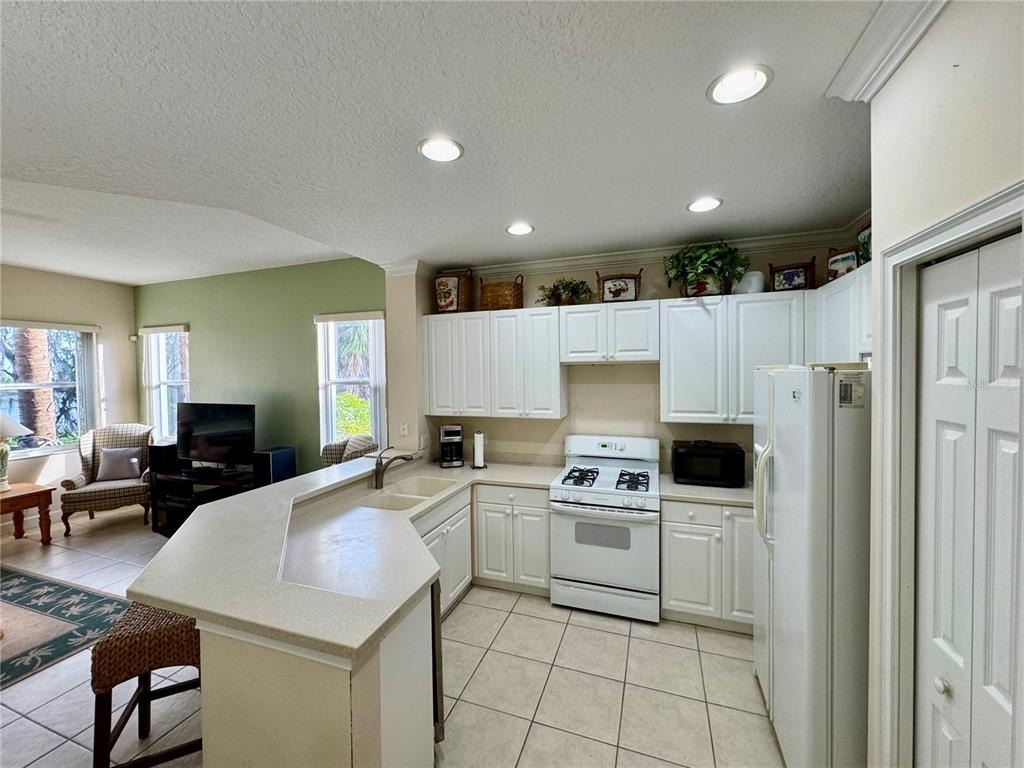 9411 Discovery Terrace - Photo 19
