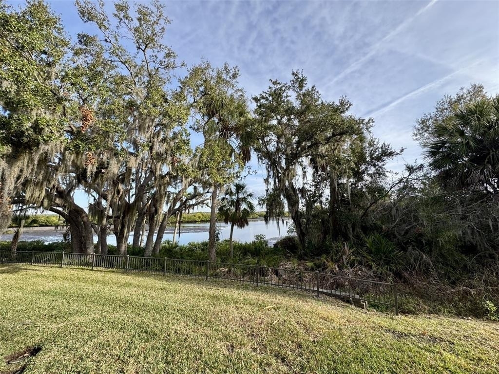9411 Discovery Terrace - Photo 7
