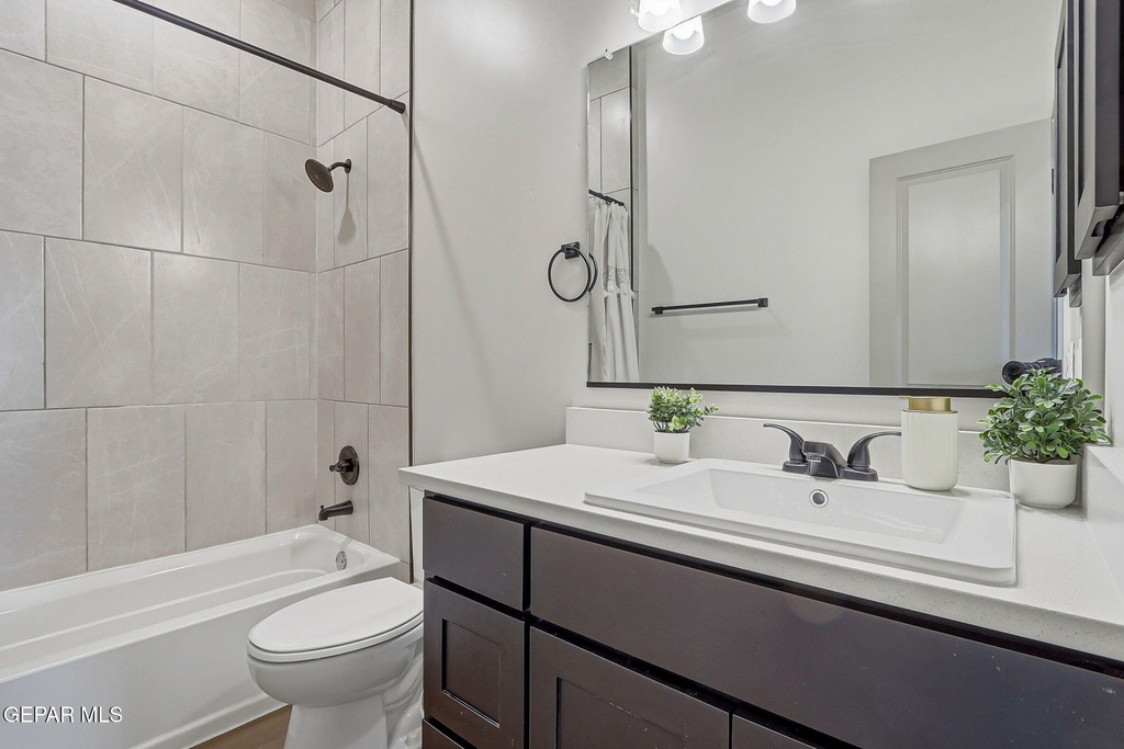 244 Farnborough Street - Photo 23