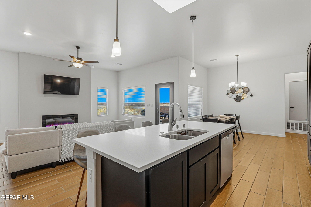 244 Farnborough Street - Photo 10