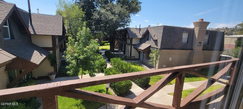 500 Thunderbird Drive - Photo 3