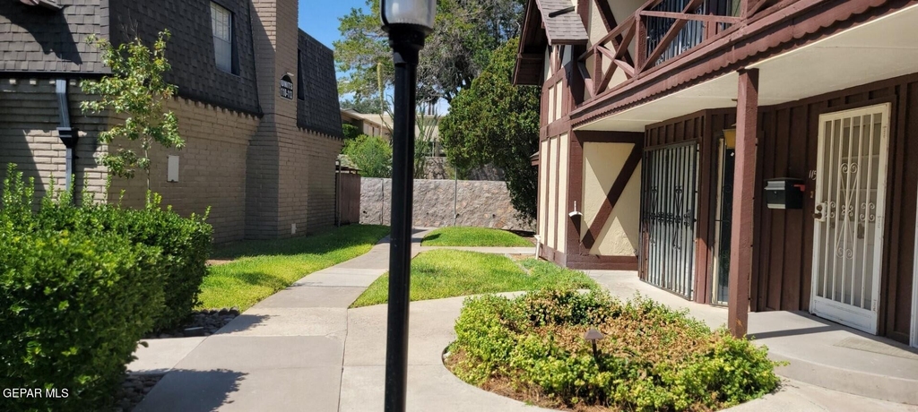 500 Thunderbird Drive - Photo 1