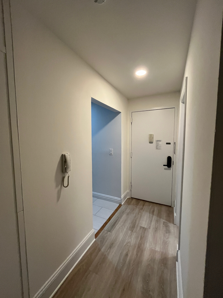 West 34th Street - Photo 8