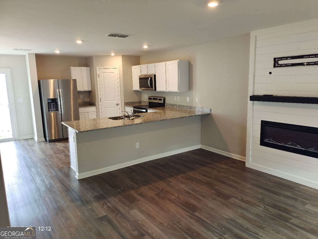 522 Pemberton Street - Photo 3