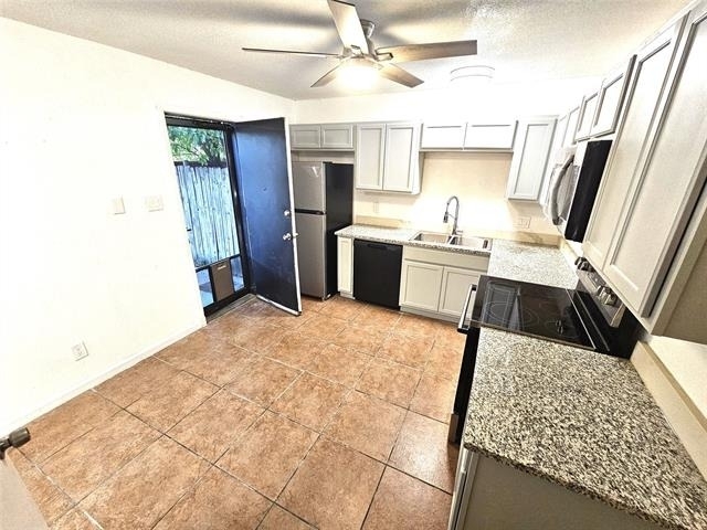 724 Bluebonnet Drive - Photo 7