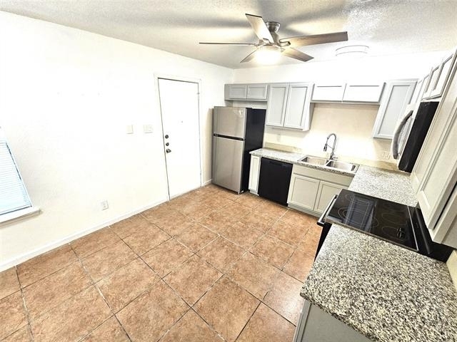 724 Bluebonnet Drive - Photo 1