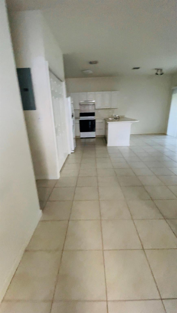 717 Ne 4th Street - Photo 3