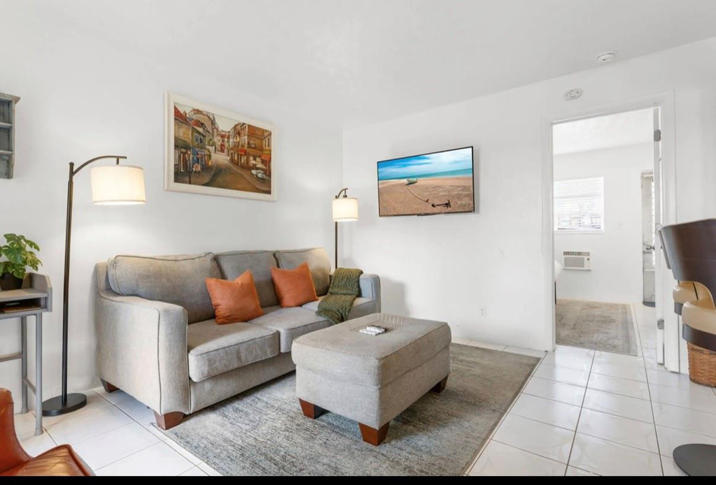 820 Ne 16th Avenue - Photo 2
