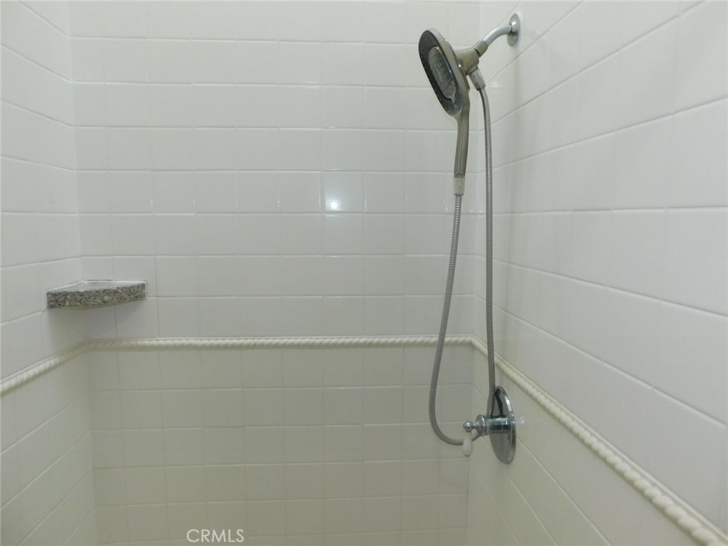 7 Lakeview - Photo 40