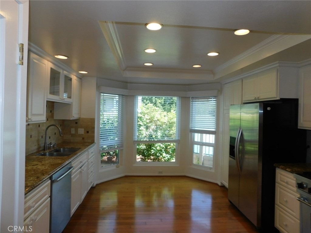 7 Lakeview - Photo 10
