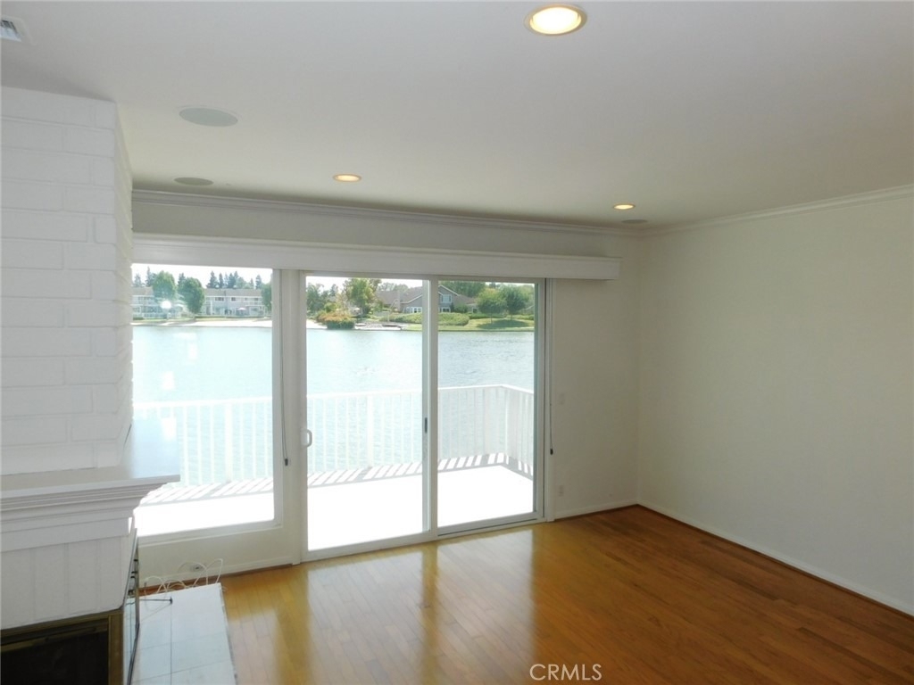 7 Lakeview - Photo 16