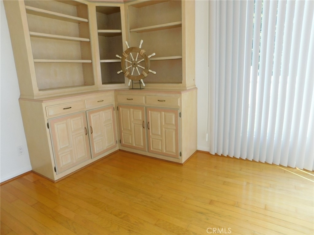 7 Lakeview - Photo 21