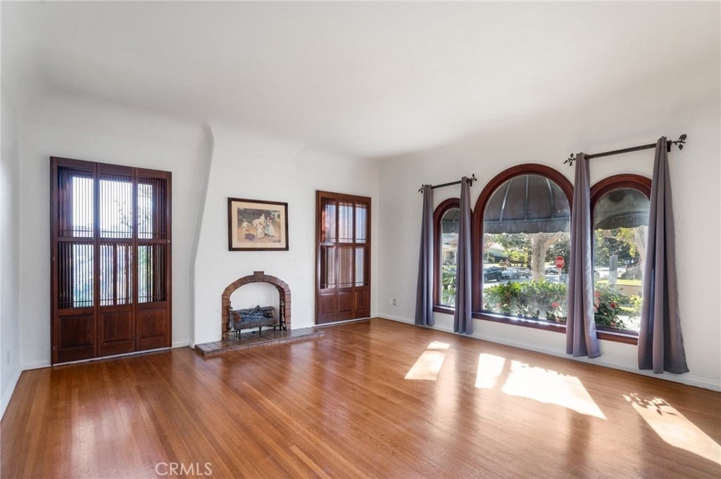 929 E 37th - Photo 8