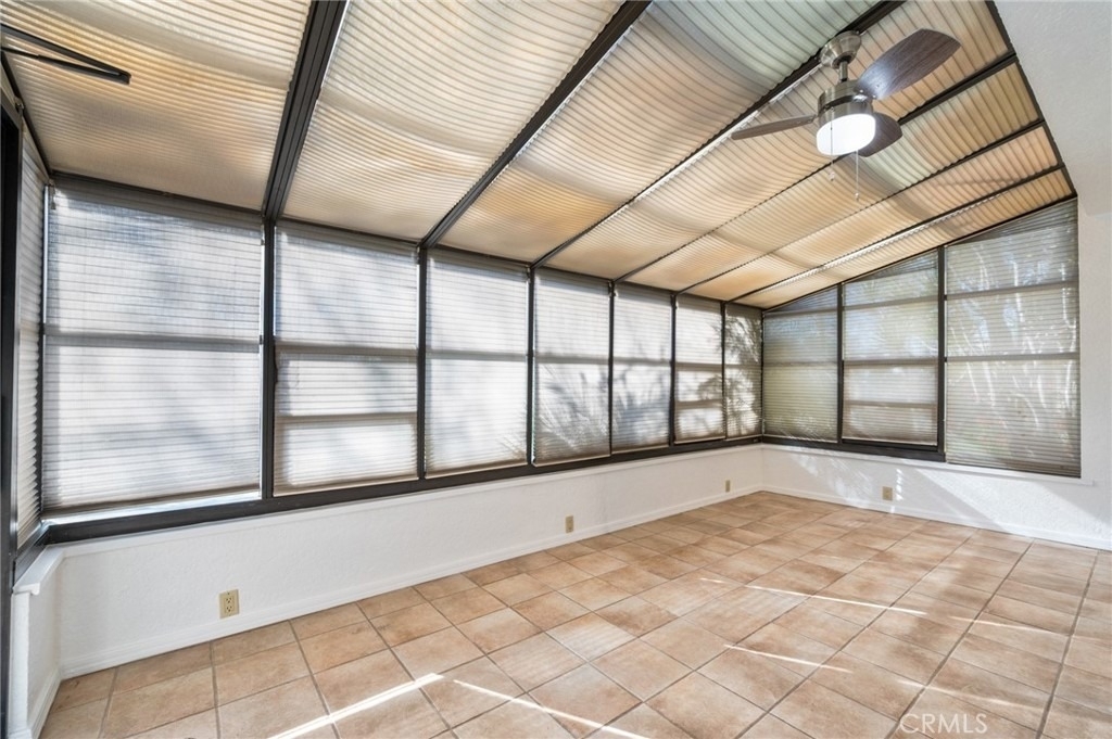 929 E 37th - Photo 12