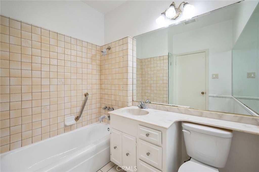 929 E 37th - Photo 22