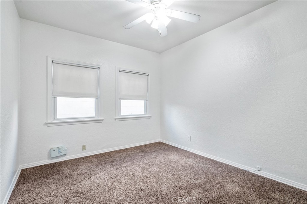 929 E 37th - Photo 19