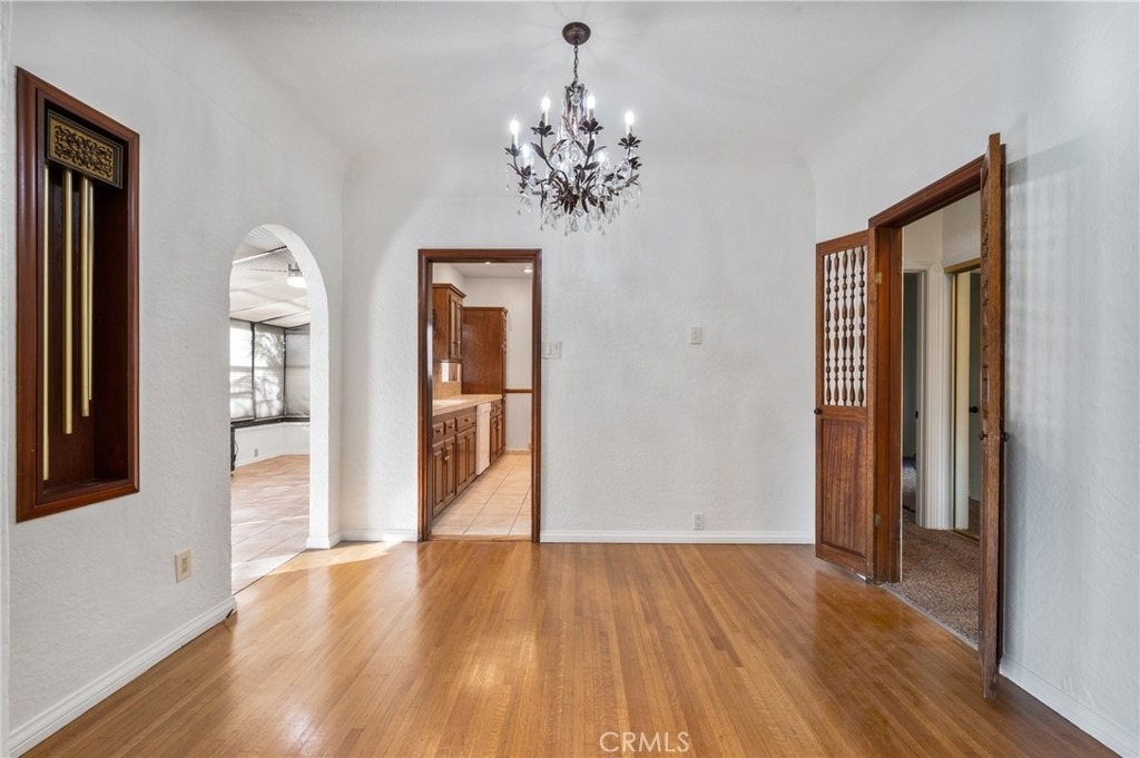 929 E 37th - Photo 10