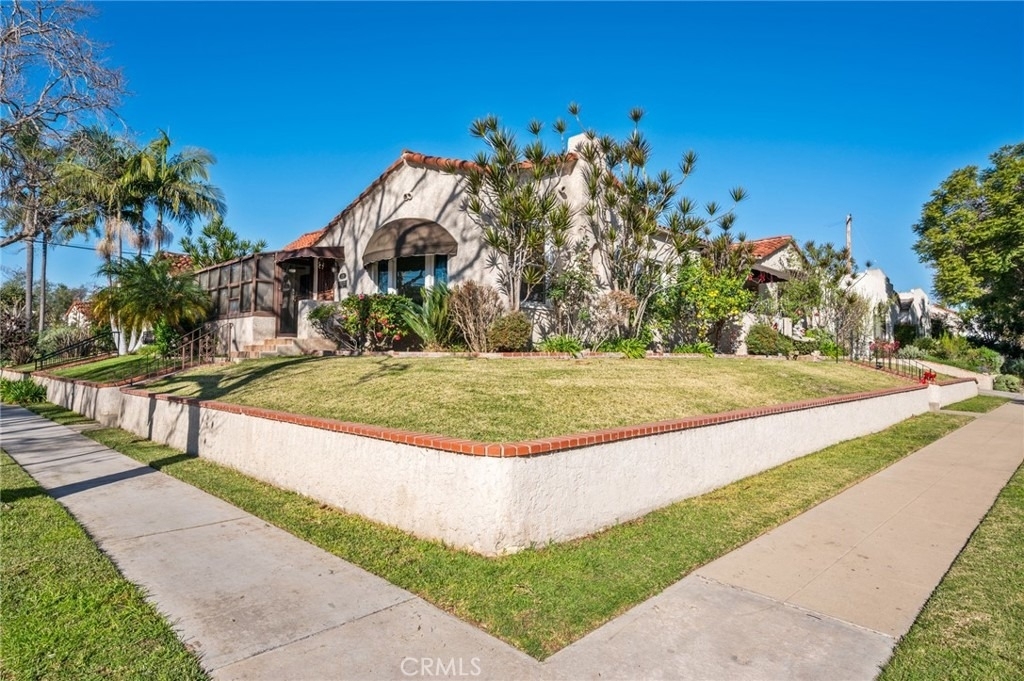 929 E 37th - Photo 5
