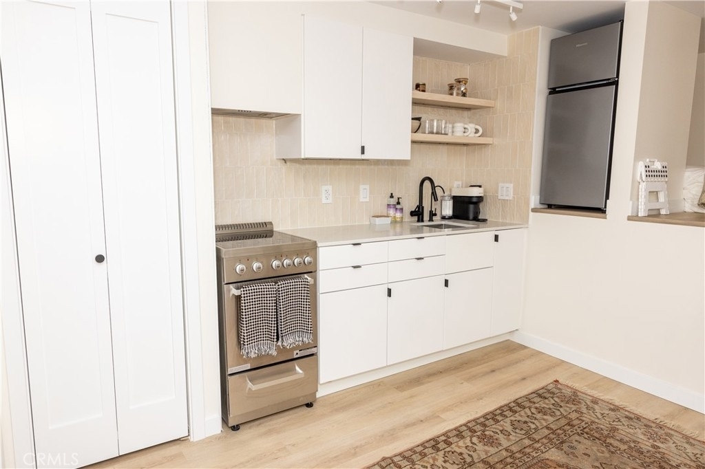160 Avenida Florencia - Photo 5