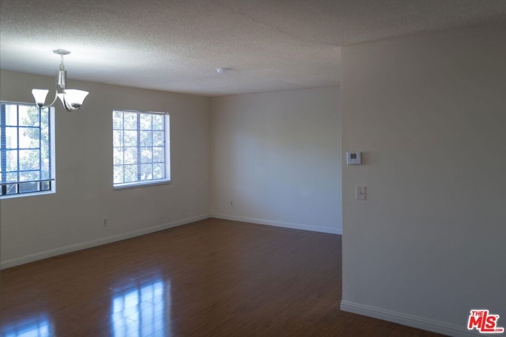 331 S Gramercy Place - Photo 3