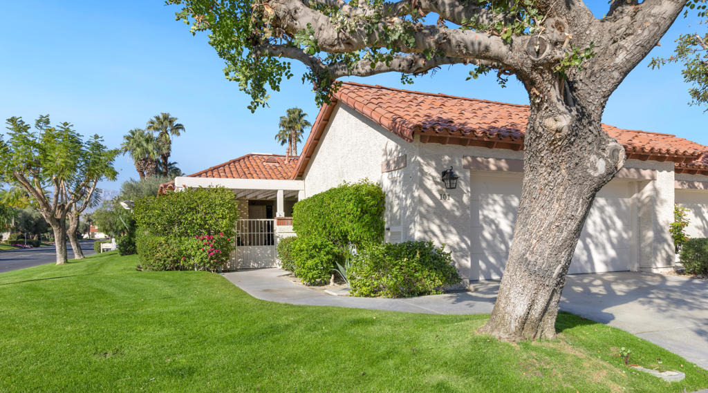 101 Avellino Circle - Photo 2