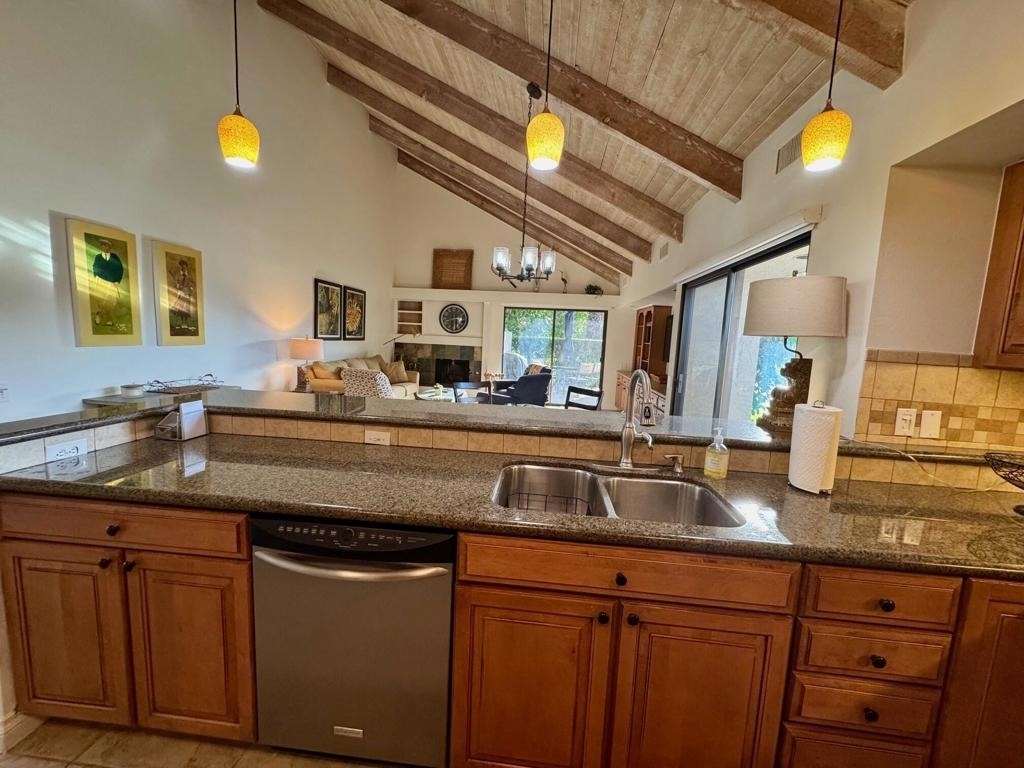 310 Forest Hills Drive - Photo 4