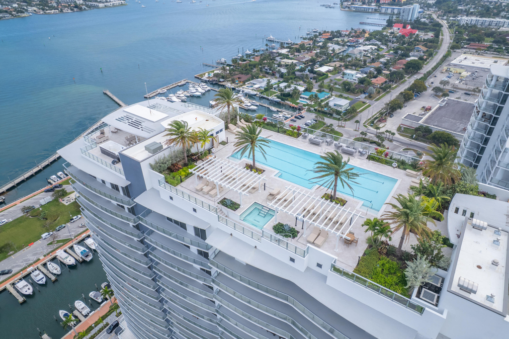 220 Lake Shore Drive - Photo 3