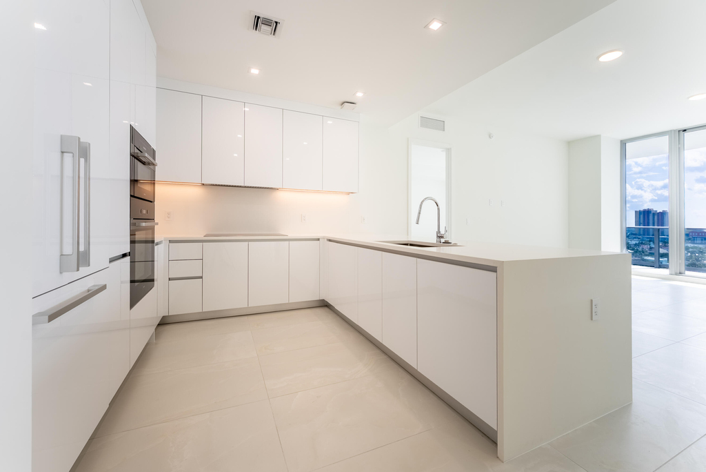 220 Lake Shore Drive - Photo 4