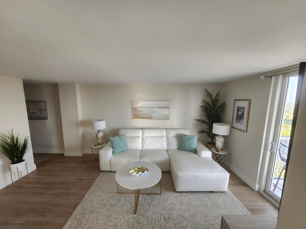 1505 N Riverside Drive - Photo 5