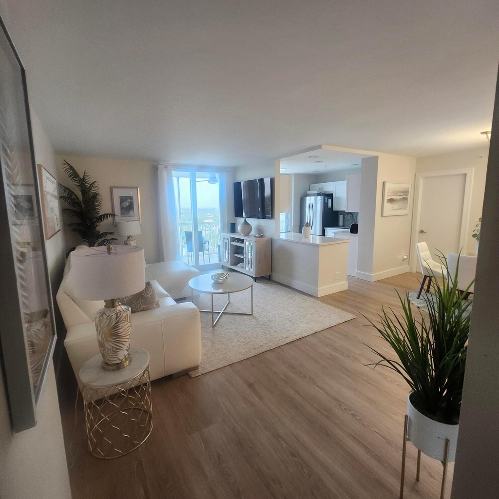 1505 N Riverside Drive - Photo 7