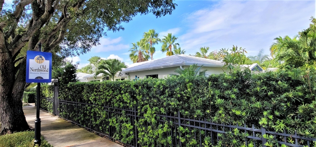 403 32nd Street - Photo 1
