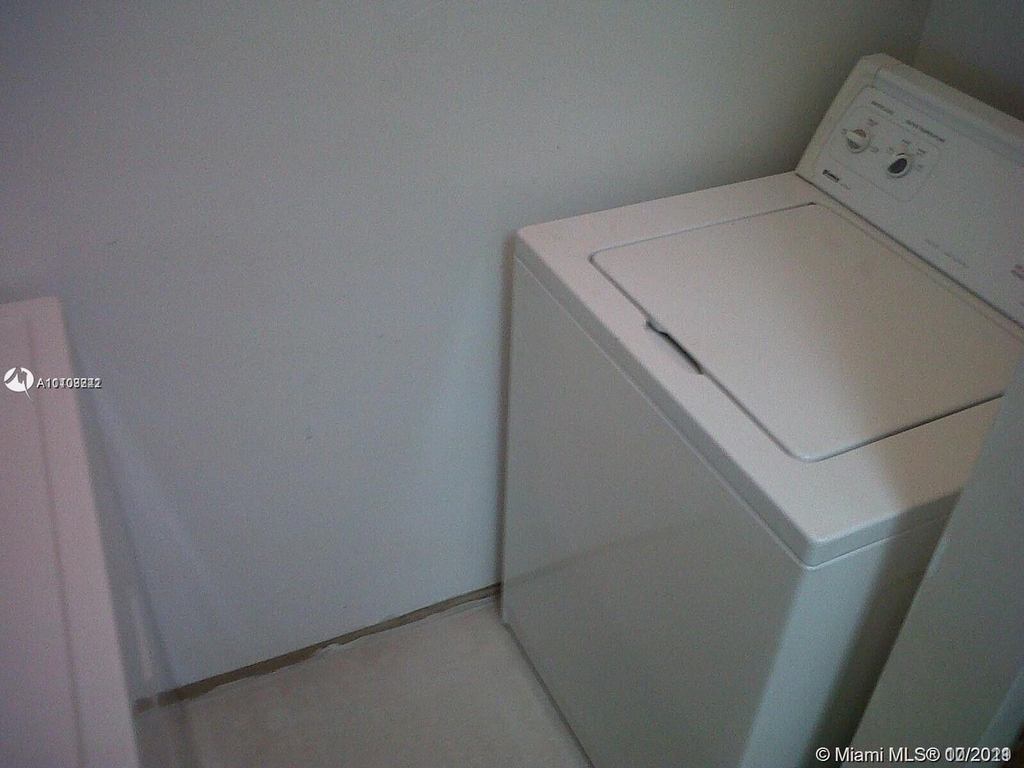 1239 Sw 46th Avenue - Photo 6