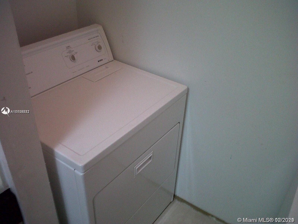 1239 Sw 46th Avenue - Photo 7