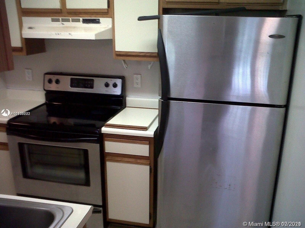 1239 Sw 46th Avenue - Photo 5