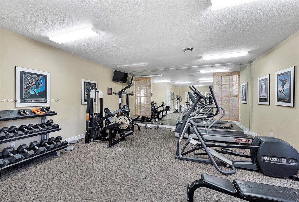 1239 Sw 46th Avenue - Photo 17